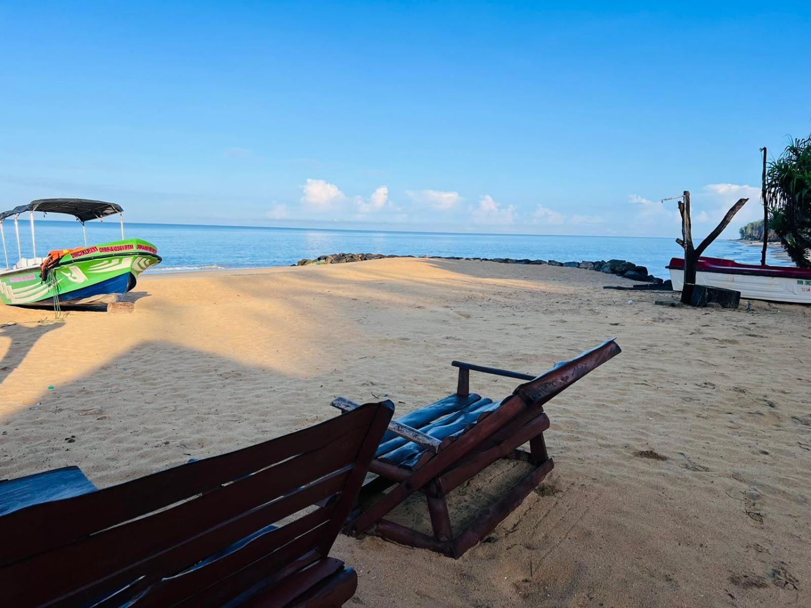 Omeesha Beach Hotel Kalpitiya Bagian luar foto