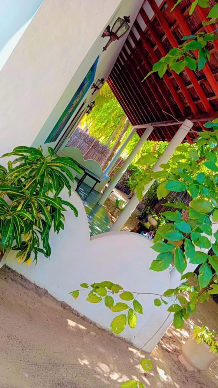 Omeesha Beach Hotel Kalpitiya Bagian luar foto