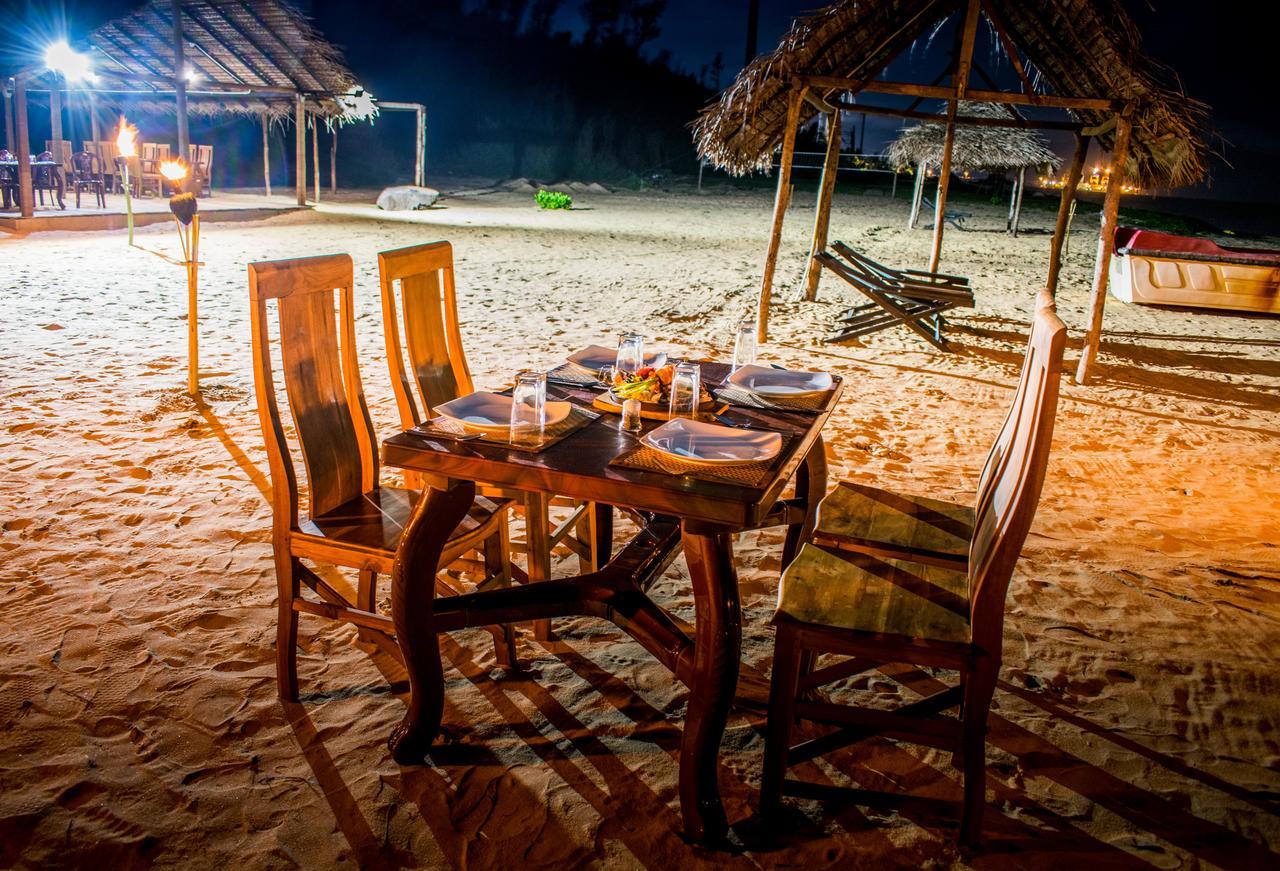 Omeesha Beach Hotel Kalpitiya Bagian luar foto