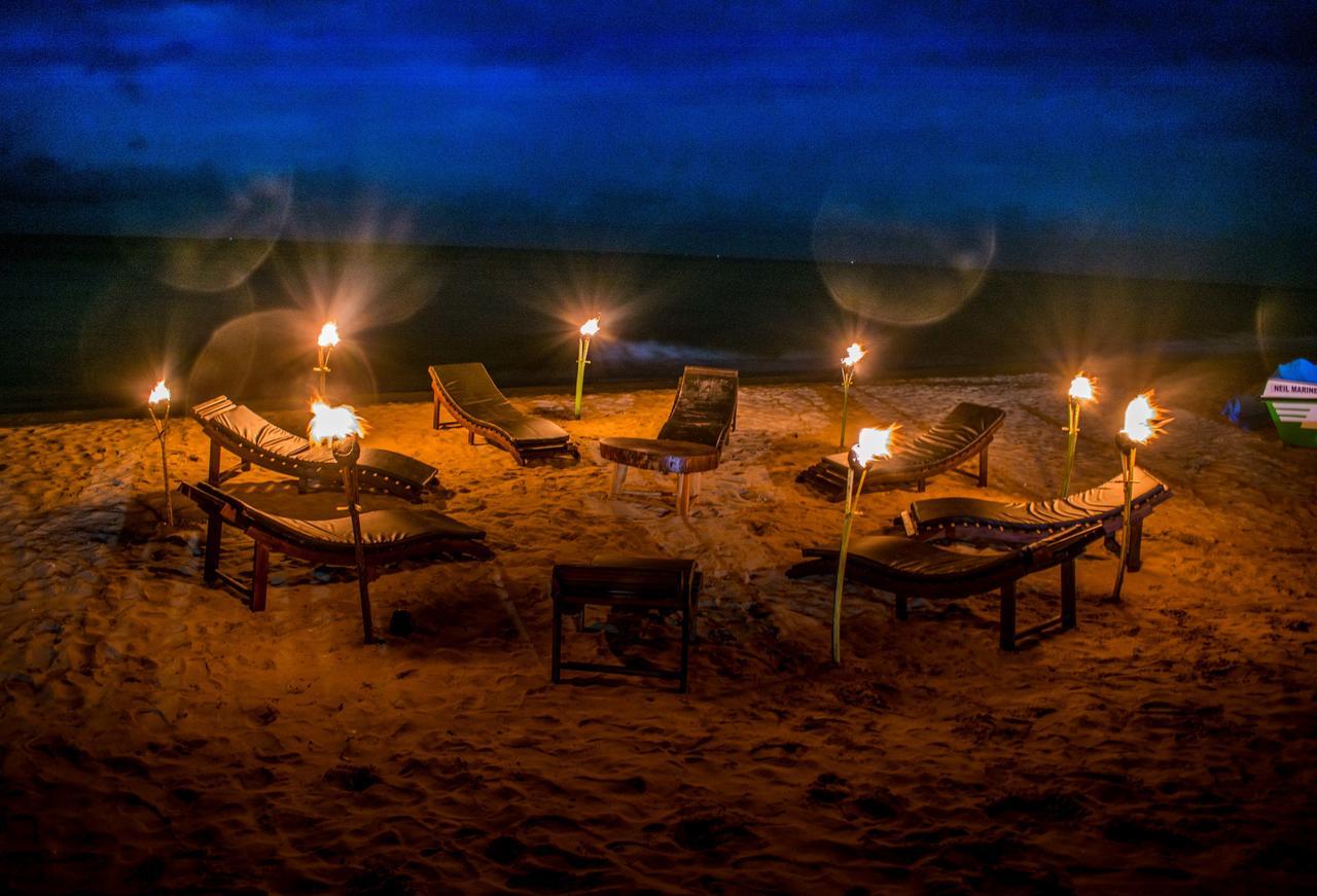 Omeesha Beach Hotel Kalpitiya Bagian luar foto