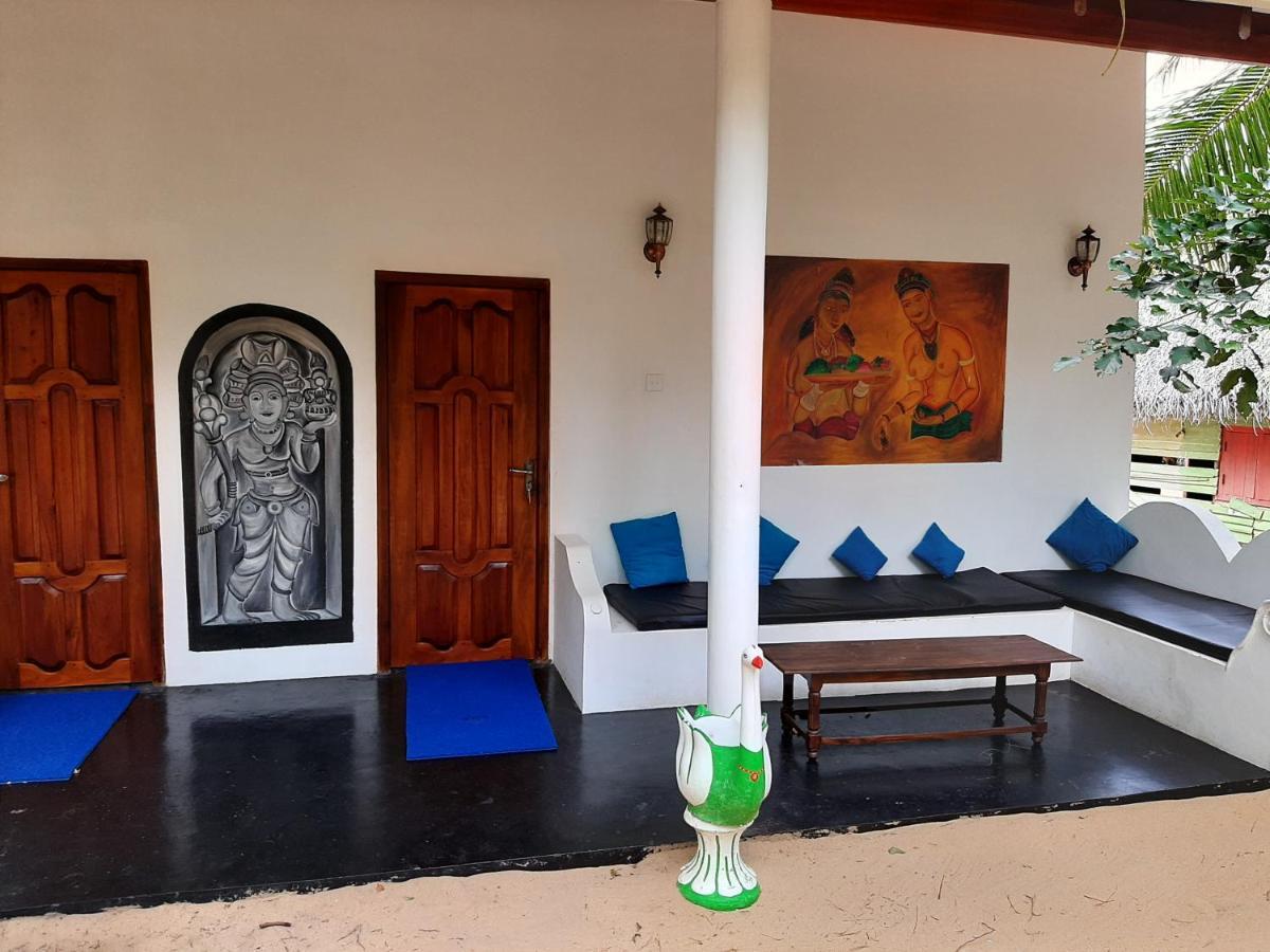 Omeesha Beach Hotel Kalpitiya Bagian luar foto